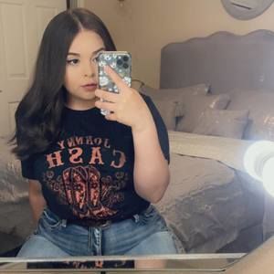 Meet your Posher, Vanessa